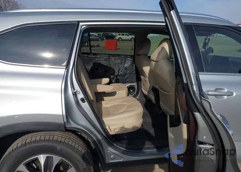 2020 Toyota Highlander Xle z USA, uszkodzony, nr VIN 5TDGZRAH3LS011671